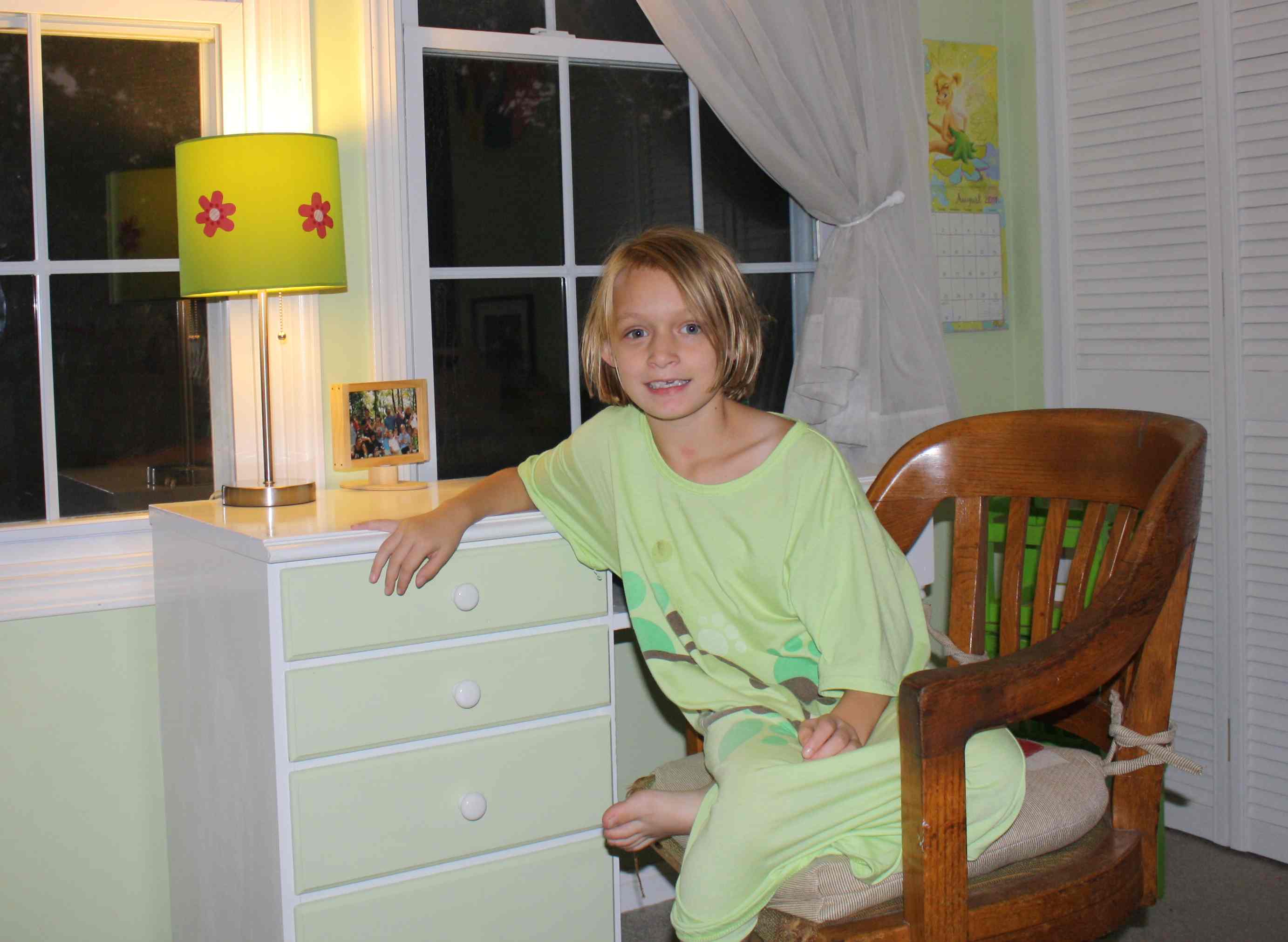 2011-08-21 Cates desk.jpg